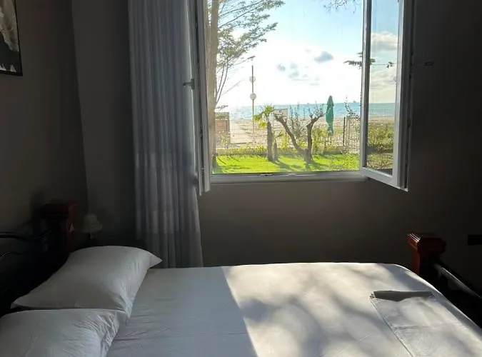 Marlis' Golem (Tirana)